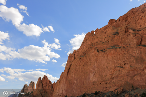 Dan di Amerika Serikat, Touring Company mengunjungi Garden of the Gods di Colorado Springs. (Foto oleh penari Helen Li)