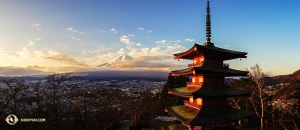 Saat di Jepang, anggota Shen Yun New York Company semuanya keluar tidak hanya ke panggung, tetapi keluar dengan kamera mereka. Kami putuskan untuk menjamin foto-foto ini sebagai koleksi khusus mereka sendiri