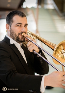 Alexandru Moraru adalah musisi pemenang penghargaan yang berasal dari Romania.