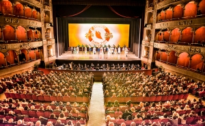 Seluruh tiket pertunjukan di Roma terjual habis.