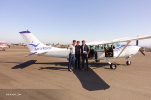 Sementara itu penari Alex Chun dan Felix Sun bergabung dengan MC Amerika Selatan Mauricio Pineda-Arce di Peru untuk “mengamati” Garis-garis Nazca, rangkaian geoglif di Gurun Nazca, dari udara.