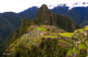 Liburan ke Peru tidak akan lengkap tanpa mengunjungi reruntuhan Machu Picchu, sebuah kota di puncak gunung yang paling mutakhir dari peradaban Inca.