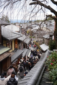 Konnichiwa, Kyoto! Kelompok ini tiba di Kyoto untuk seri pertunjukan pertama dari dua seri pertunjukan (akan kembali lagi di bulan February).