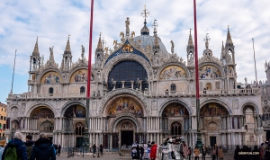 Pemandangan terkenal dari gereja paling terkenal di Venice, St. Mark's Basilica, yang dibangun pada abad ke-11.

(Foto oleh Andrew Fung)
