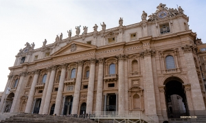 Selanjutnya adalah St. Peter's Basilica, gereja terbesar di dunia.

(Foto oleh Andrew Fung)